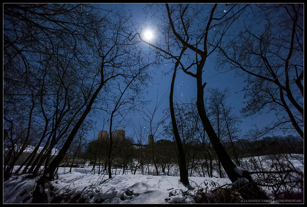 Stars of Orion Shine Over Ancient Castle (Photo)